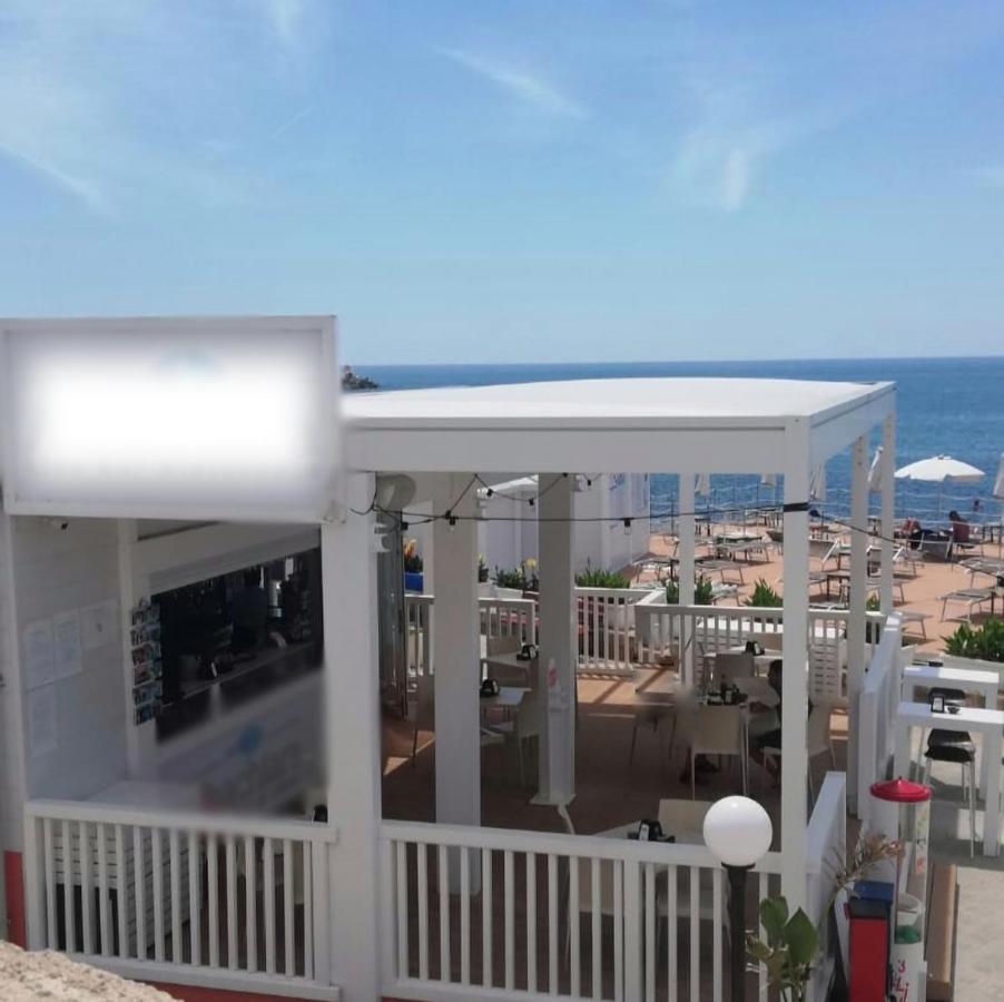 Amata Villa Vacanza 레우카 외부 사진